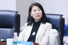 正在于“替代艺术家”